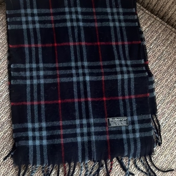 Burberry vintage Lambwool Scarf - Picture 4 of 5